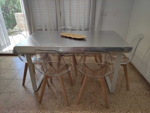 Dining - Charmant Villa Pour 6 Personnes A 300m DE LA Plage, Calafat, Wifi (AMETLLA DE MAR)