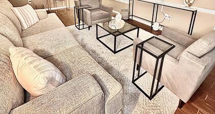 Spacious 3 Level Loft: 5 mins walk from JSU Stadium, hospitals, bars, and more