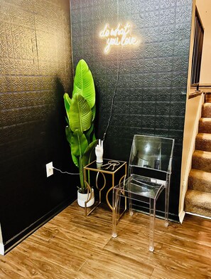 Interior - Spacious 3 Level Loft: 5 mins walk from JSU Stadium, hospitals, bars, and more (Jackson)