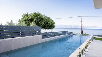 Deluxe Double Room | Pool | Outdoor pool