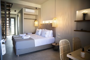 Suite with Sea View | Cortinas opacas y sistema de insonorización