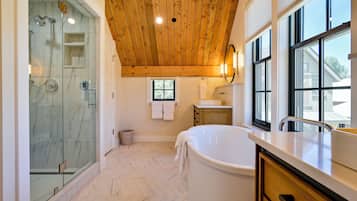 Bathtub, hair dryer, towels