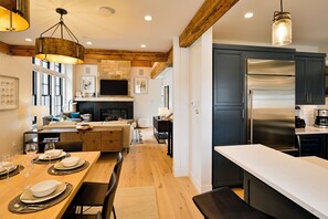 Fridge, microwave, oven, stovetop - The Mariposa-Valerian Bundle at Academy Place (Crested Butte)