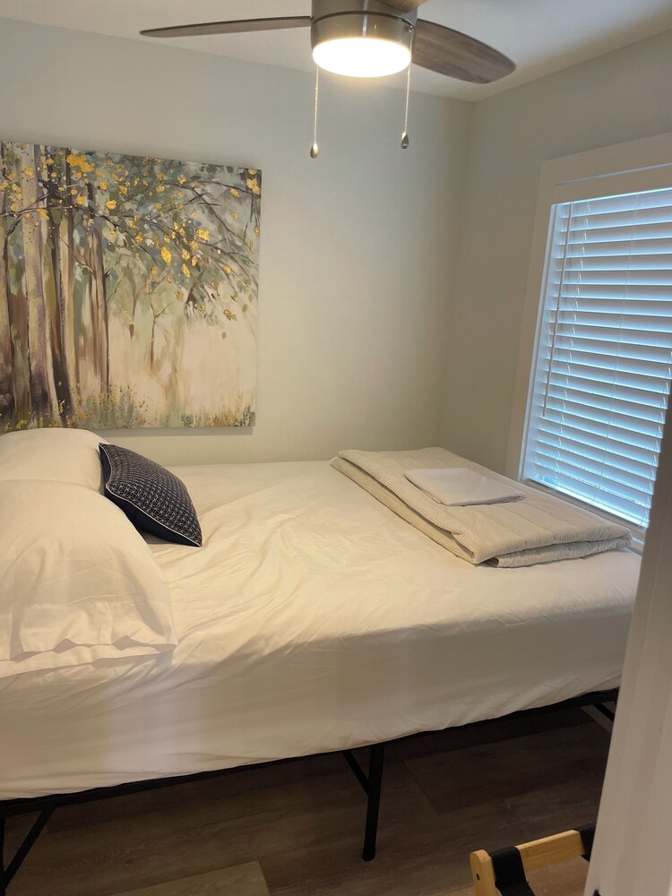 Brand New Modern Cabin Steps away from beautiful Houghton Lake