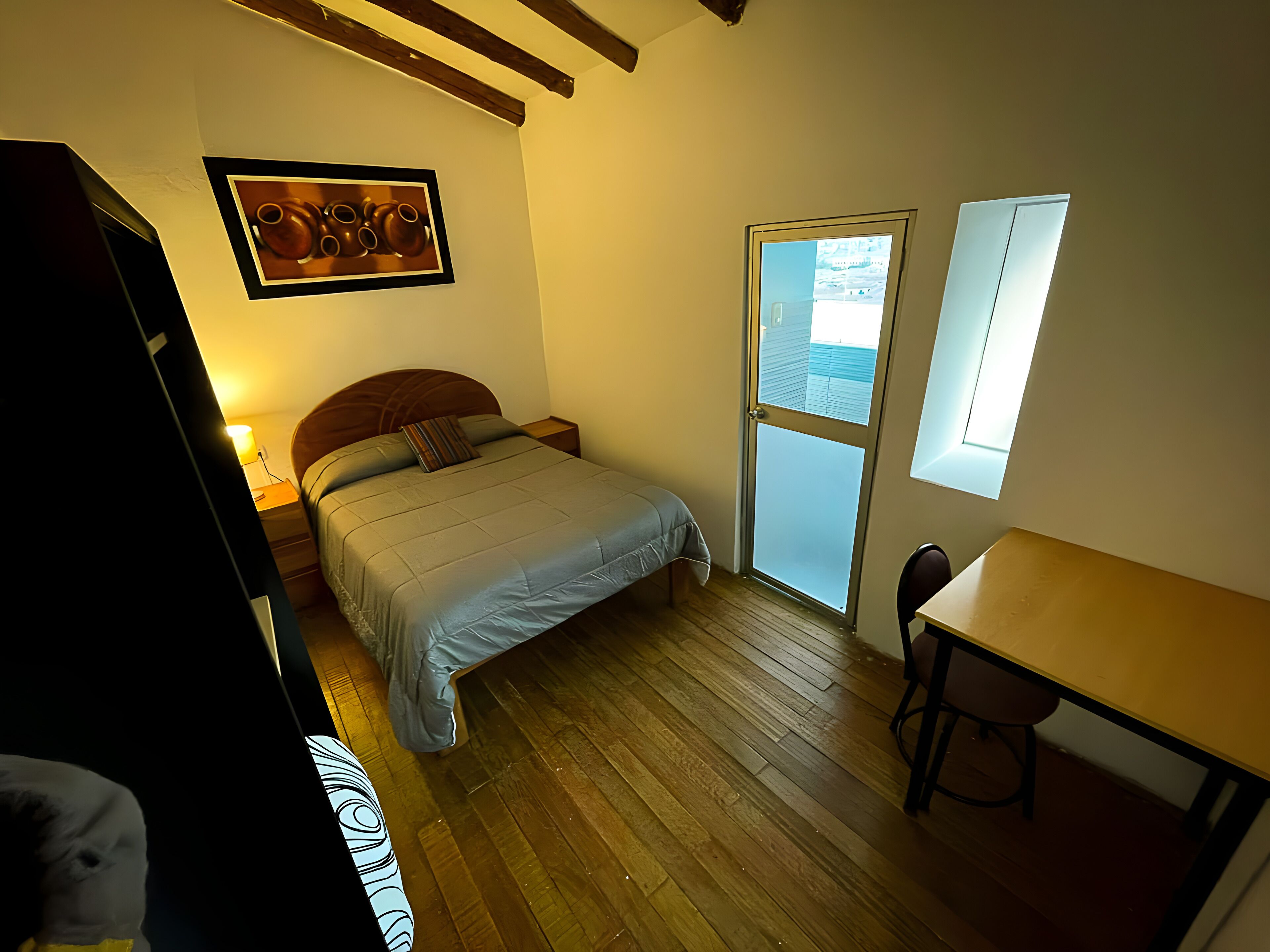 Free WiFi, bed sheets