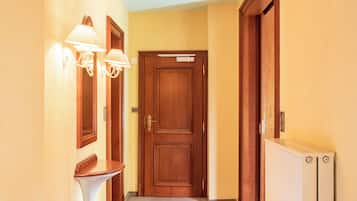 Family Quadruple Room | Desk, laptop workspace, soundproofing, free WiFi