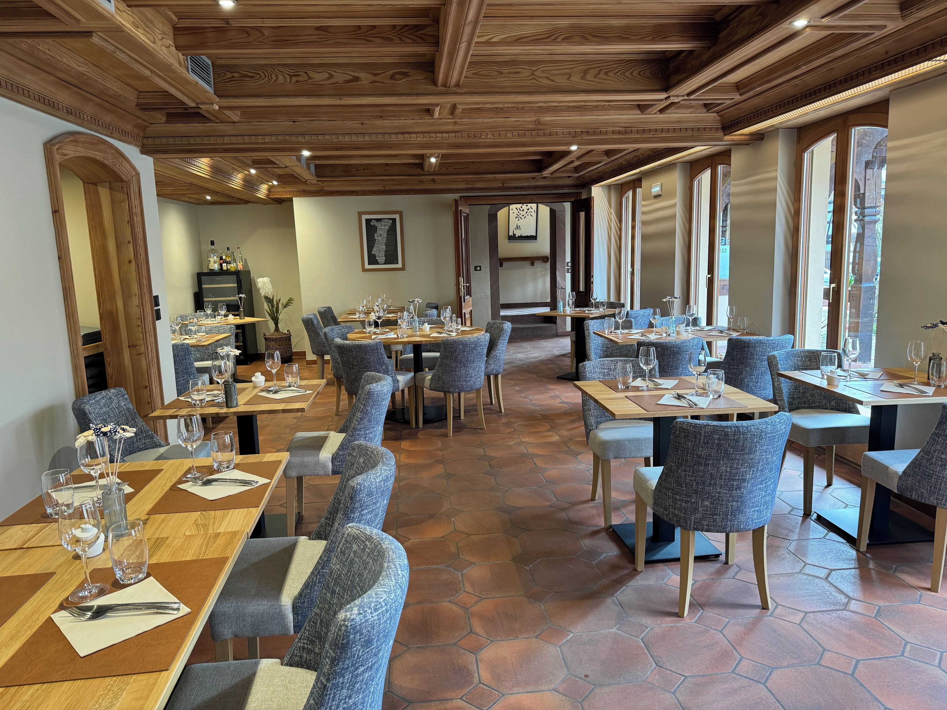 تقديم الإفطار والعشاء