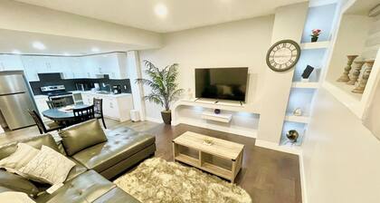 Home away from home-walking distance from Albany market square