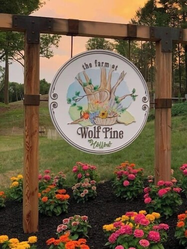 Luxury Farm Stay - Bonds Corner Bungalow - Wolf Pine Hollow