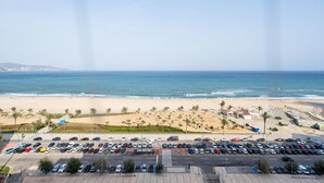 بالقرب من الشاطئ