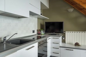 Réfrigérateur, four, plaque de cuisson, lave-vaisselle