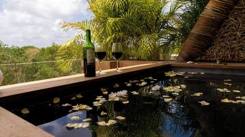 Deluxe Suite, 1 Bedroom | Terrace/patio