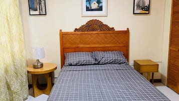 1 habitación, tabla de planchar con plancha, wifi y ropa de cama