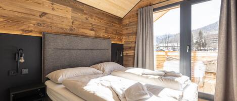 4 bedrooms, free WiFi, bed sheets