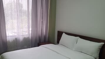 6 bedrooms, WiFi, bed sheets