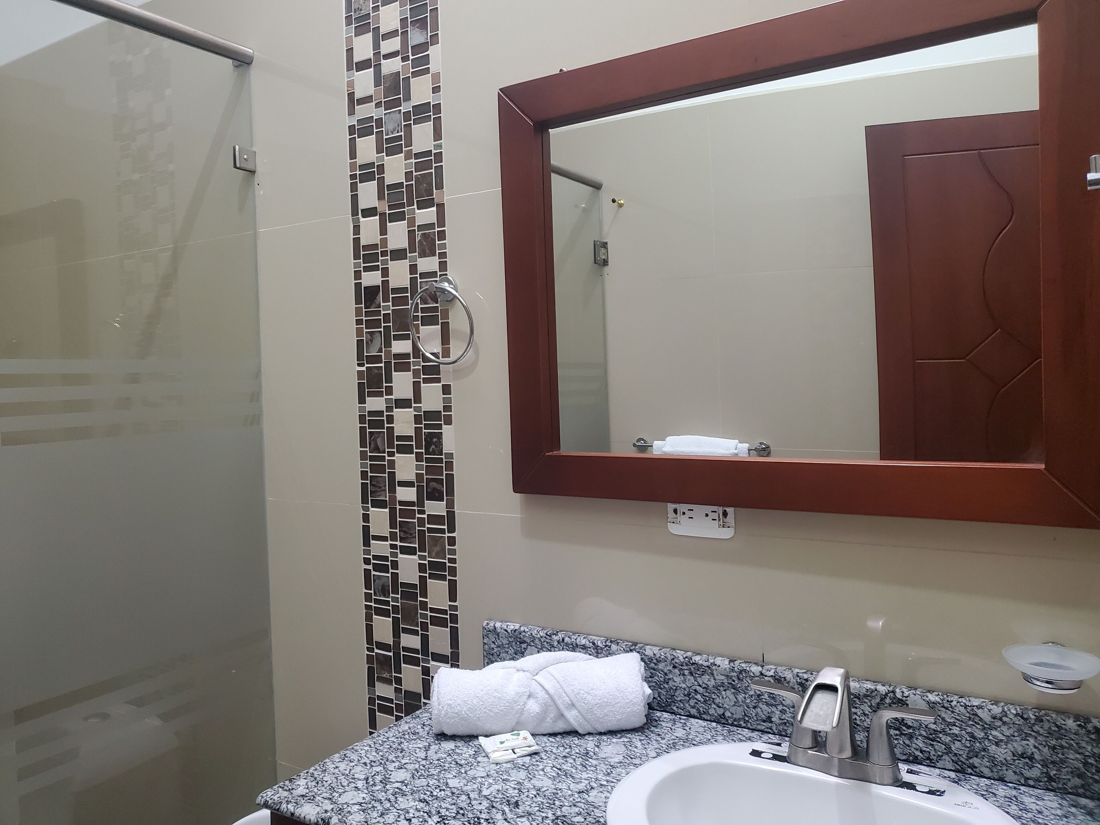 Toallas, jabón y papel higiénico