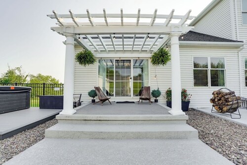 Willow Brook Mansion, upscale retreat in the countryside with heated pool, hot tub and game room.