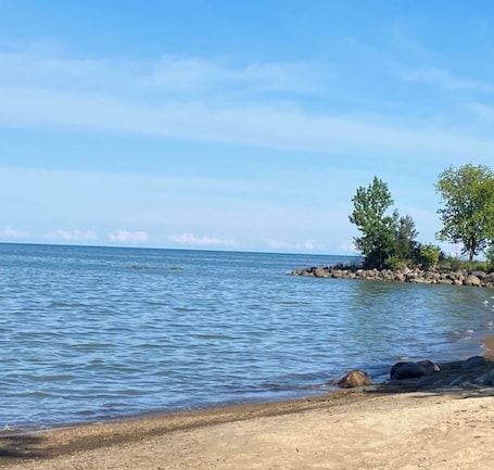 Beach nearby. Pet friendly Sandy Beach Access Oasis.