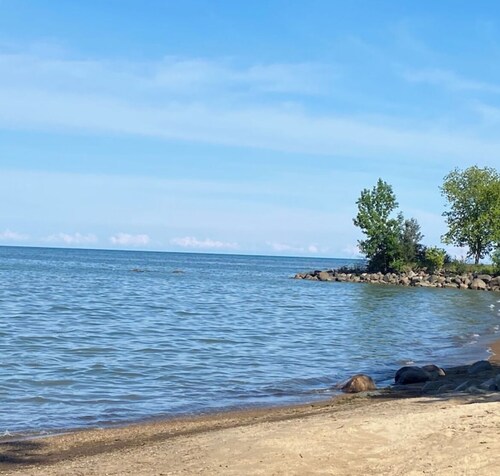 Pet friendly Sandy Beach Access Oasis.