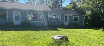 Pet friendly Sandy Beach Access Oasis.
