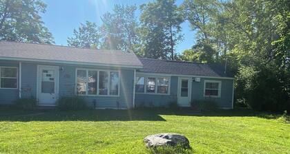 Pet friendly Sandy Beach Access Oasis.