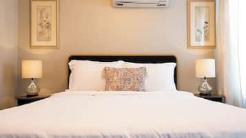4 Schlafzimmer, Schreibtisch, Bügeleisen/Bügelbrett, Reisekinderbett