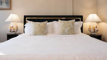 4 bedrooms, desk, iron/ironing board, travel crib