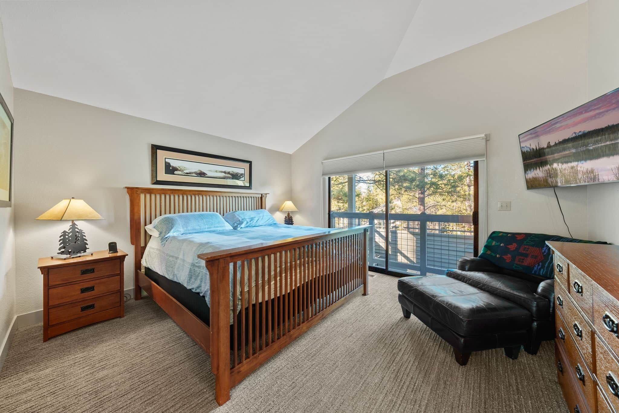 4 habitaciones, tabla de planchar con plancha, wifi y ropa de cama 
