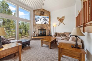 TV, fireplace, DVD player, stereo