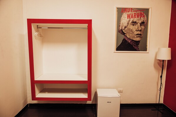 Standard-dobbeltværelse | Allergivenligt sengetøj, dundyner, minibar, individuelt design