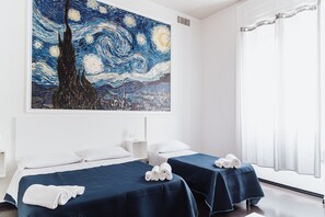 Firemannsrom – superior | Allergitestet sengetøy, dundyner, minibar og individuelt dekorert