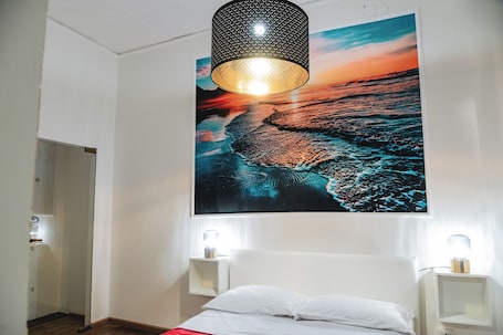 Luxury Room | Hypo-allergenic bedding, down comforters, minibar