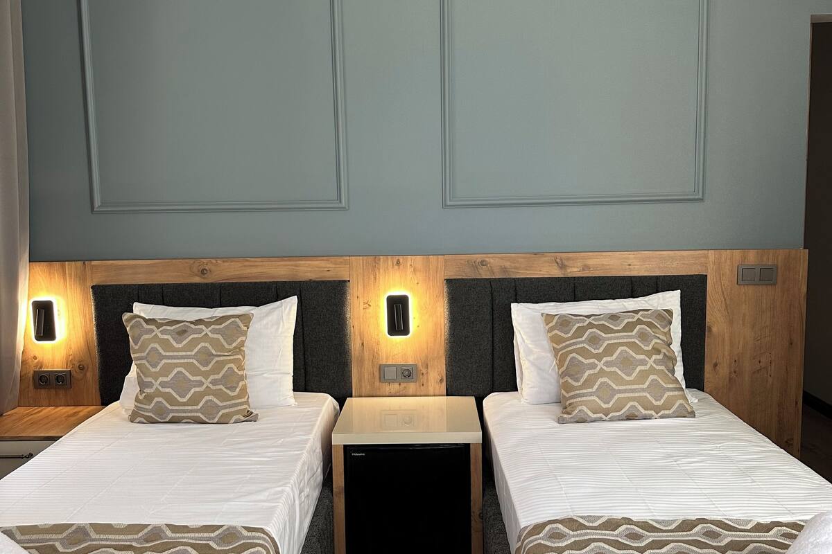 1 bedroom, premium bedding, free minibar, desk