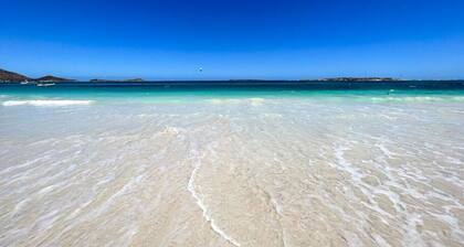 Eden Bleu, direct access to Orient Bay beach, swimming pool