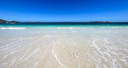 Eden Bleu, direct access to Orient Bay beach, swimming pool