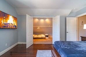 2 Schlafzimmer, Schreibtisch, Bügeleisen/Bügelbrett, Reisekinderbett