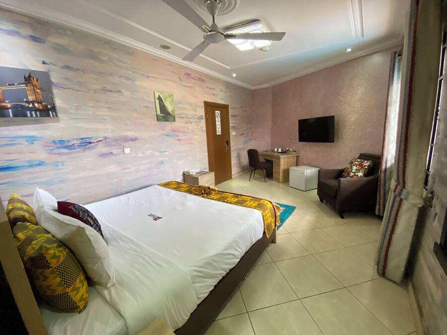 Minibar, soundproofing, iron/ironing board, free WiFi
