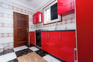 Electric kettle, dining tables - Bays Villa (Koforidua)