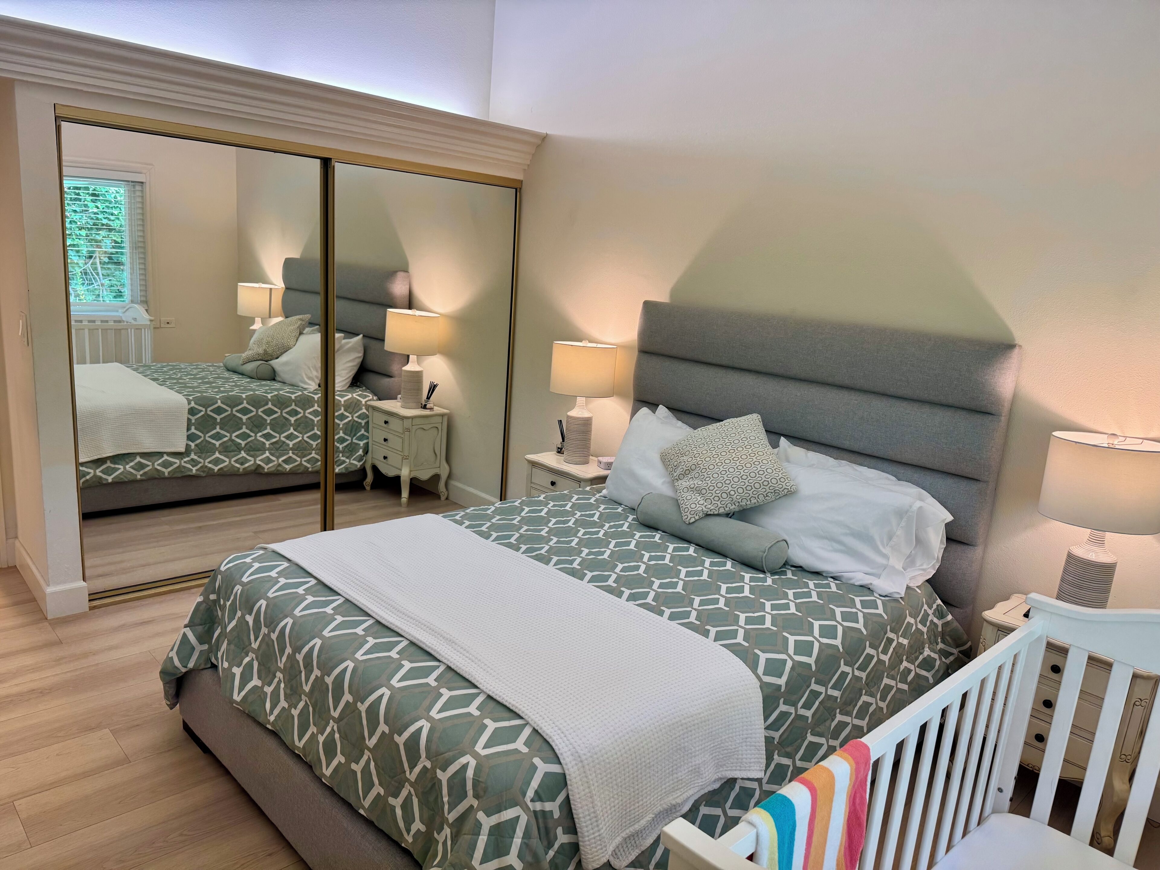 3 habitaciones, escritorio, tabla de planchar con plancha y wifi gratis 
