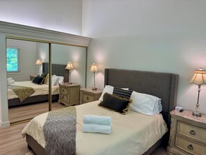 3 bedrooms, desk, iron/ironing board, free WiFi