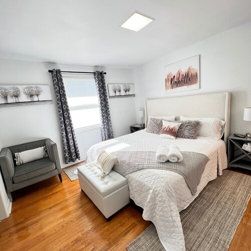 Farmhouse Style Nashville Stay with Hot Tub, Games, Fire Pit, Family Friendly