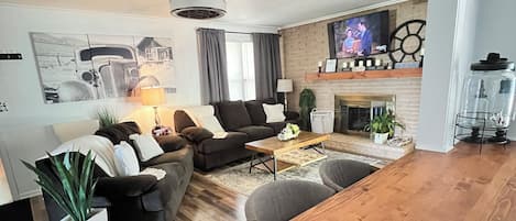 Smart TV, fireplace, video games, table tennis