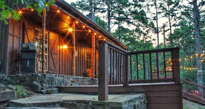 Bison Ridge Resort 3BR Cabin on 17 acres w hot tub and firepit, pets OK