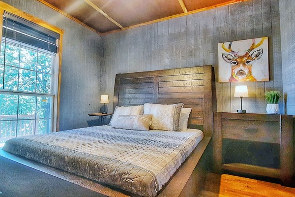 4 bedrooms, iron/ironing board, travel crib, free WiFi