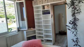 2 slaapkamers, een strijkplank/strijkijzer, wifi