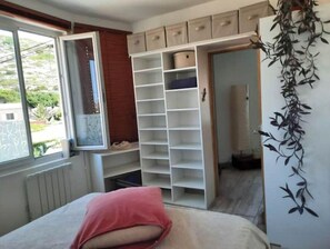 2 habitaciones, tabla de planchar con plancha y wifi 