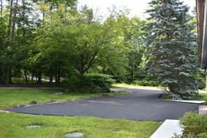 المنطقة المحيطة بالمنشأة