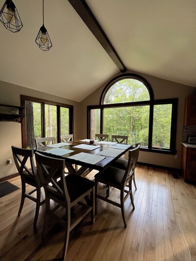 Cozy 3-bedroom vacation home just 5 minutes from Mount Airy Casino