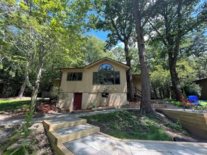 Exterior - Cozy 3-bedroom vacation home just 5 minutes from Mount Airy Casino (Mount Pocono)