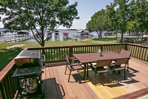 تناول الطعام بالخارج